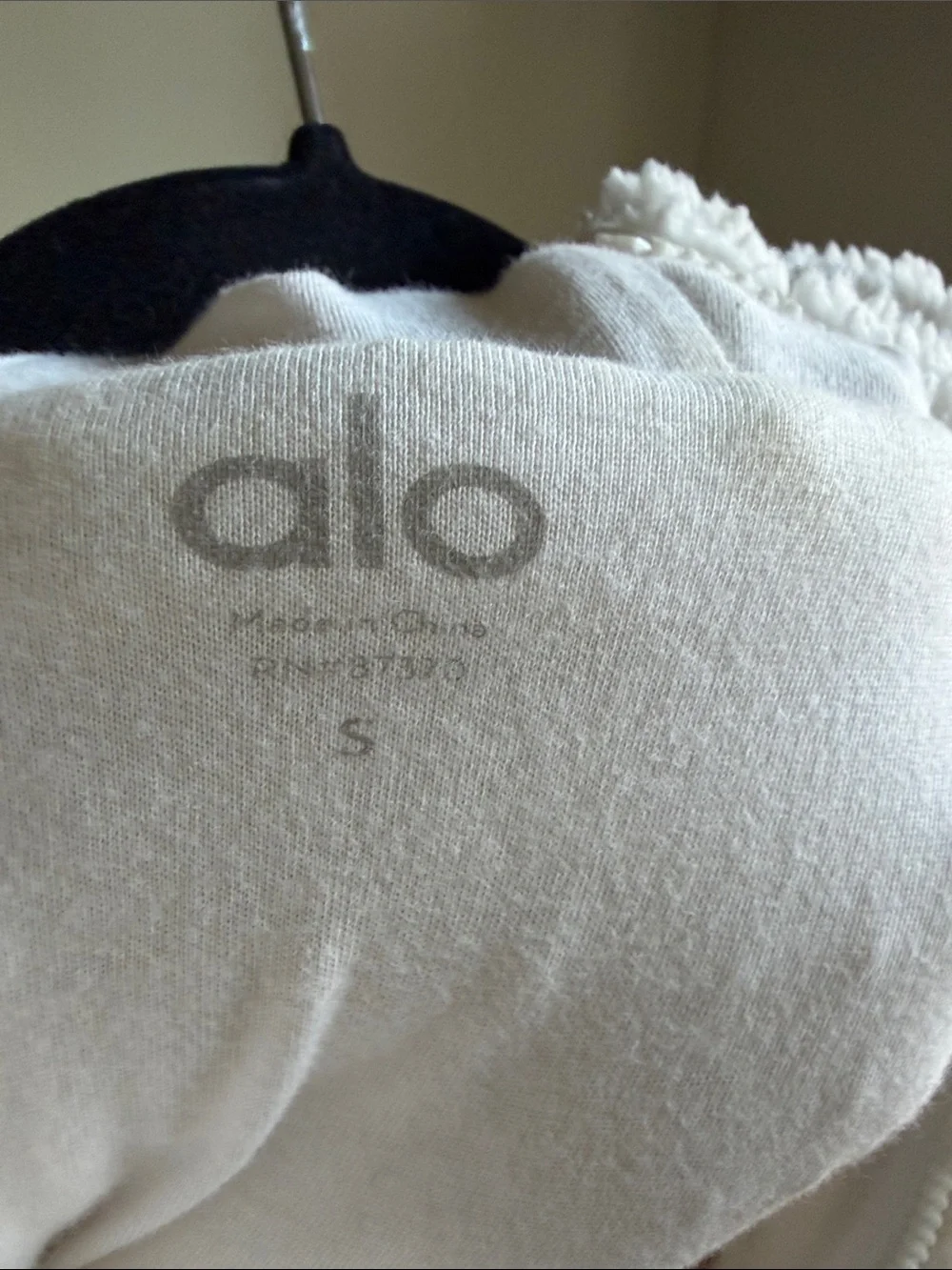 ALO Yoga Cream Sherpa Half-Zip Teddy Jacket - Picture 5 of 7